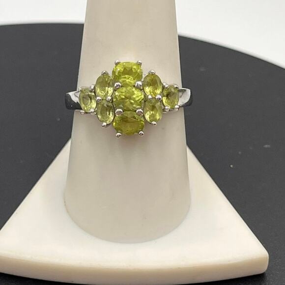 Sterling Silver 925 Nine Oval Prong Set Lt Green Peridot Cluster Ring Sz 9.5 - Picture 2 of 7
